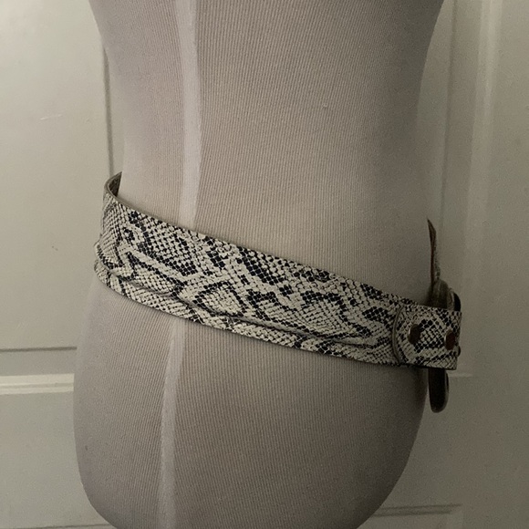 Vintage Stamped Silver and Leather Belt - Picture 3 of 8